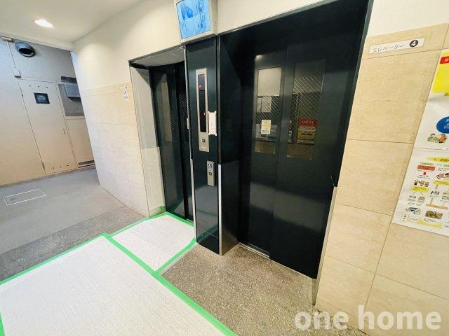 新大阪グランドハイツ1号棟のその他共用部分|◆エレベーター２基完備です！点検中で困る心配がありません！
◆防犯カメラが設置され、セキュリティー面に配慮されています！
