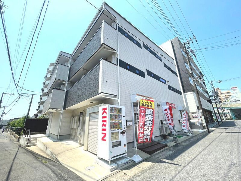 ディーローブル南柏の外観