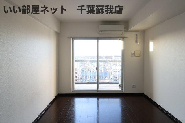 ＧＲＡＳＳ　ＳＱＵＡＲＥ六番館の洋室|使い勝手のいい洋室です