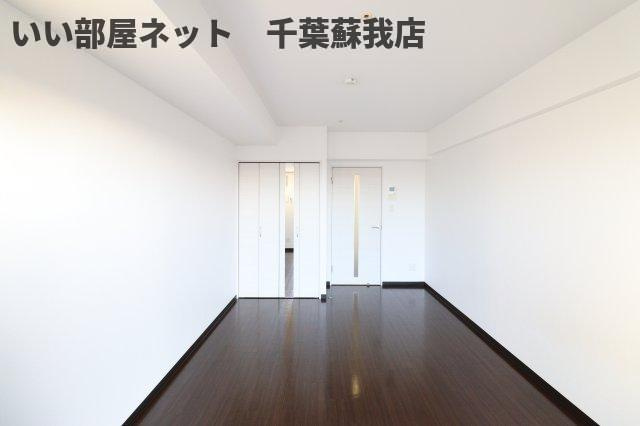 ＧＲＡＳＳ　ＳＱＵＡＲＥ六番館の居間・リビング|こちらのリビングで趣味の時間をお楽しみください