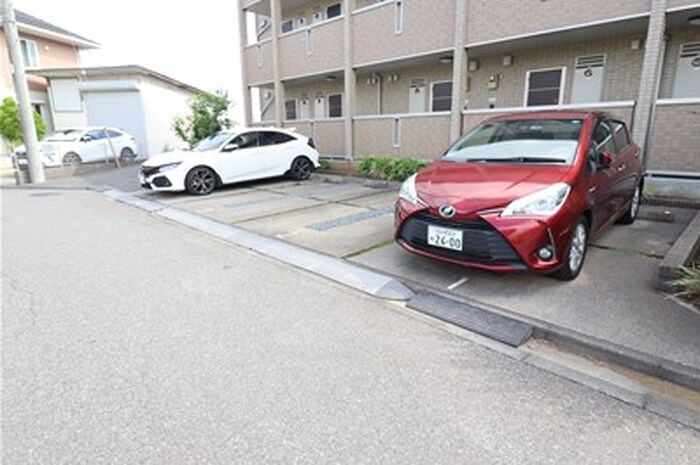 ＦＯＲＥＳＴ ＷＩＮＤの駐車場