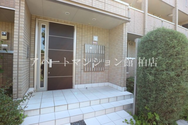 ＦＯＲＥＳＴ ＷＩＮＤのエントランス