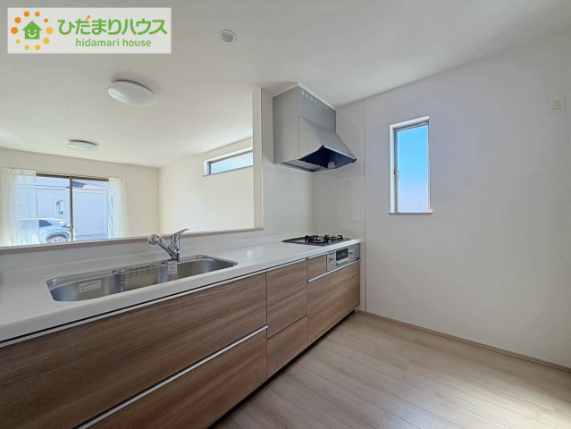 常陸大宮市宇留野　新築戸建　B号棟のキッチン|新婚さんにおすすめ！おしゃれなカウンターキッチンのあるLDKです(#^^#)