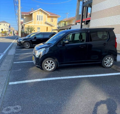 【駐車場】 | レオパレスブルーメハイム高田Ⅱ | 画像5