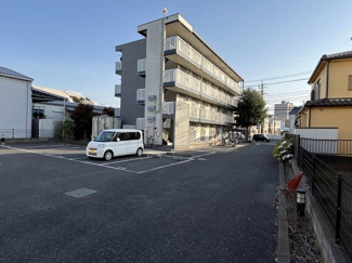 【駐車場】 | レオパレスブリリアント | 画像5