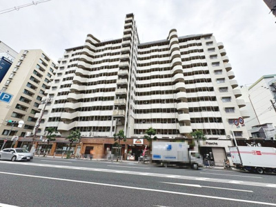 【外観】 | グランドメゾン靭 | 大阪メトロ中央線「阿波座」駅まで徒歩約８分・大阪メトロ御堂筋線「本町」駅まで徒歩約１３分！毎日の通勤や通学に便利ですね！忙しい朝や遅くなった帰宅時にも嬉しいですね！