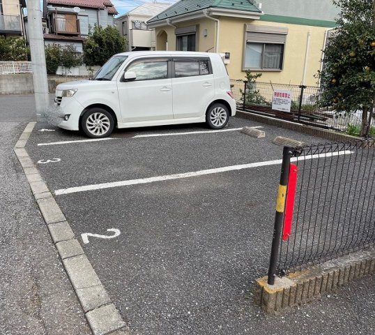 レオパレスルーチェの駐車場|画像5