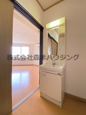 【洗面所】 | 　GMビル第三 | 忙しい朝には欠かせない洗面所です