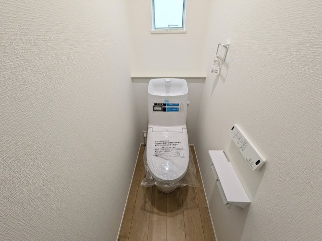 龍ケ崎市姫宮町1期　新築戸建て　2号棟のトイレ|温水洗浄便座付きです♪