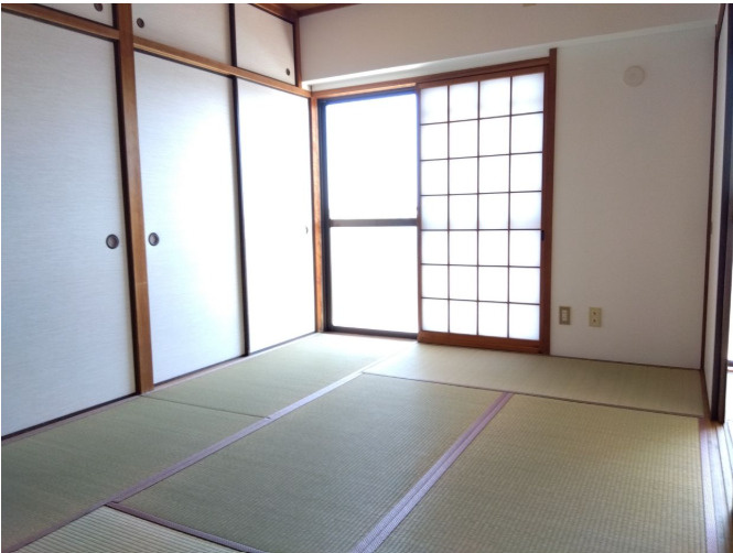 長門石スカイマンションの和室|和室ならではの温かな和の空間で寛ぎの時間を過ごせます