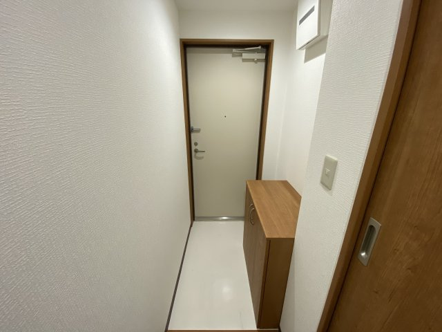 古湊第２リーフビルの玄関