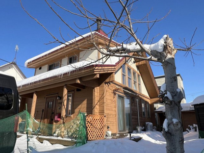 【外観】 | 手稲区星置１-7 ログハウス一戸建 | 雪にも映える山小屋のようなログハウス♪