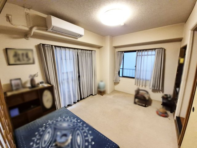 【和室】 | イーグルコート椥辻 | 和室約6帖、二面窓につき陽当り良好です