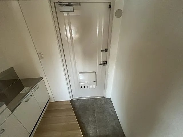 花隈ダイヤハイツの玄関