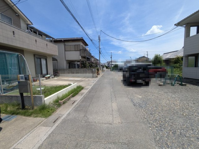【前面道路含む現地写真】 | 伊奈町大字小室　3LDK
