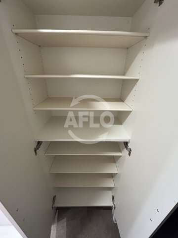 ファーストフィオーレ十三エリオの内装|シューズボックス