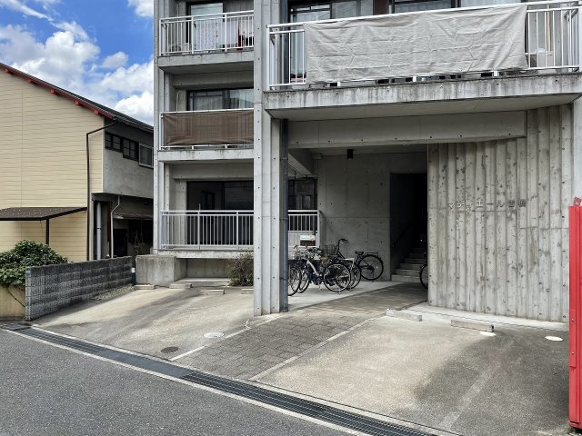 マティエール曽根の駐車場