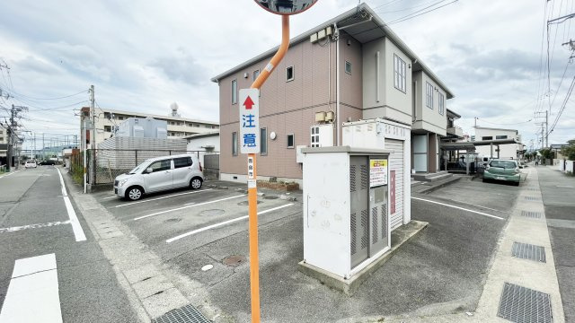 シャーメゾンパンジーの駐車場