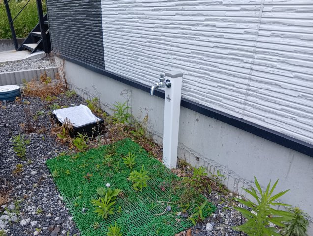 売アパート　静岡市清水区三保のその他|敷地内には便利な外水栓を設置。共用部の清掃など管理がしやすく、建物の美観維持にも役立ちます。