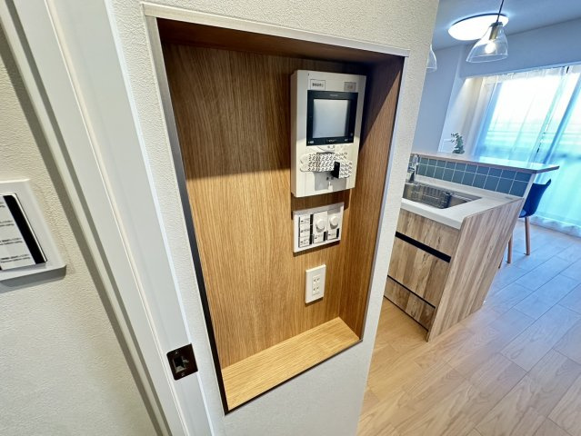 グランドメゾン三宮の防犯設備|モニターTV付インターホン