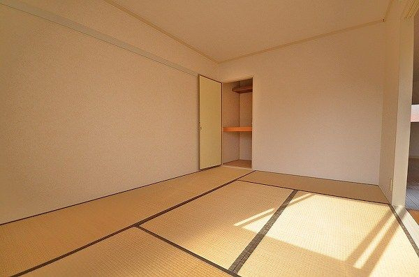 ヒルサイド都の和室