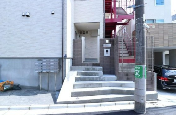 アリロッセ赤羽のエントランス