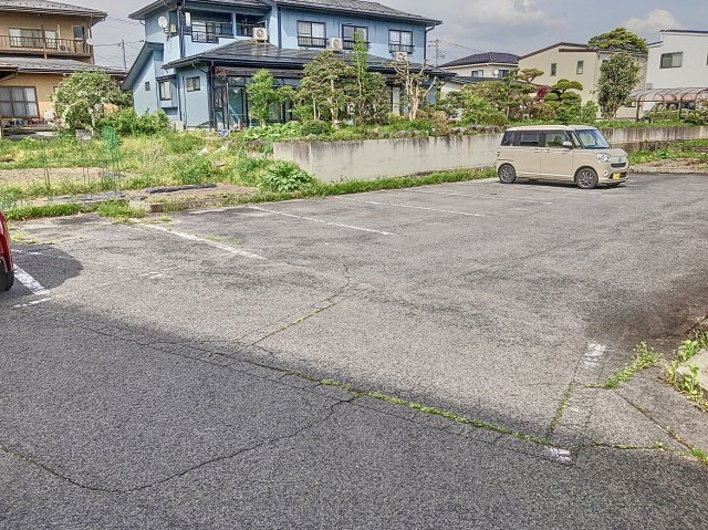 2000パレドールの駐車場