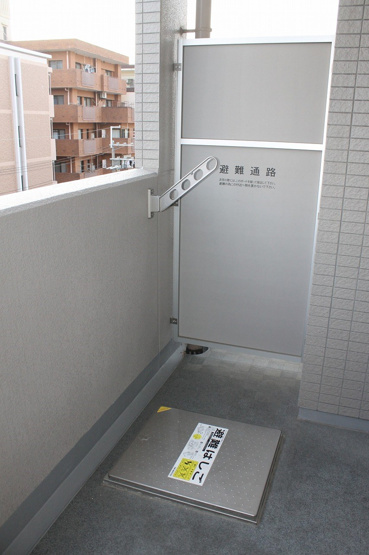 【バルコニー】ラクラス新大阪