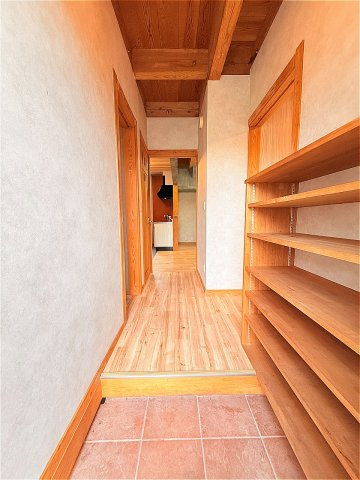 広川町新代中古の玄関