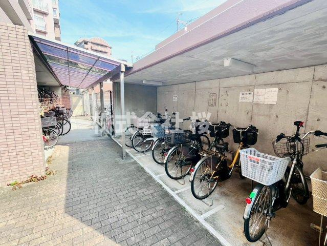 モンセーヌ加島ヴィルコートの駐輪場