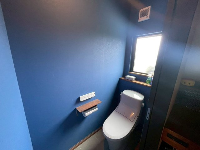 【トイレ】 | 野田市目吹　吹抜け　4LDK | 落ち着いた色調のトイレです