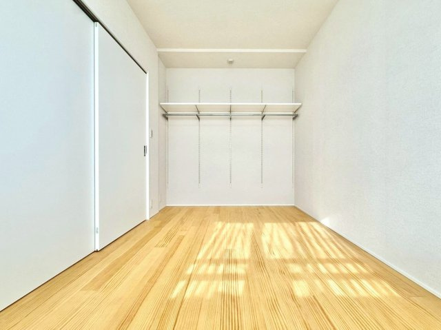 クオス宮崎台の洋室|室内は清潔感があり、どなたにも好まれるシンプルで上質な仕上がりです。