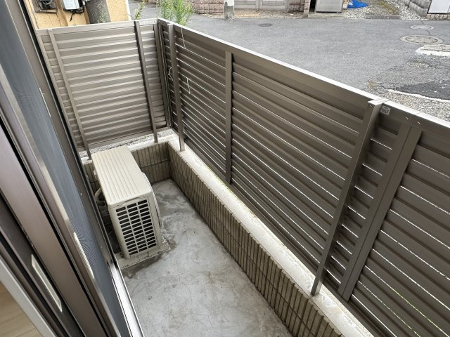 ＫＯＭＩＮＡＭＩ　ＭＡＩＳＯＮ　ＮＯＮＯのバルコニー
