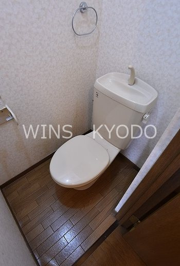 世田谷区経堂１丁目のアパートのトイレ
