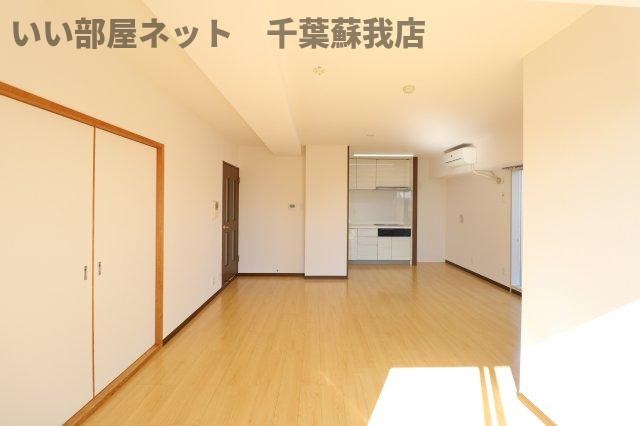 オーシャンビュー壱番館の居間・リビング|使いやすい居間です
