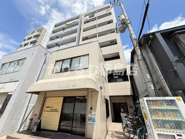 ロイヤルイースト