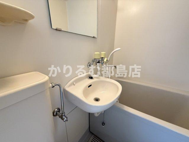 ロイヤルイーストの洗面所