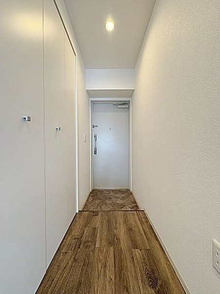 ラトゥール代官町WESTの玄関