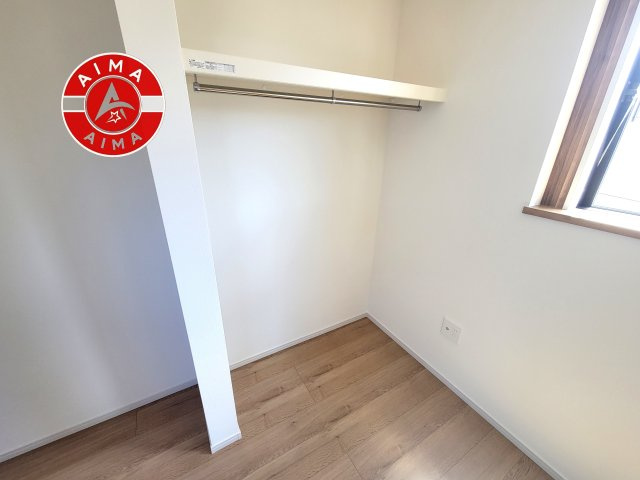 糟屋郡志免町南里3丁目第1-1棟（1号棟）の収納|洋服や大きな荷物が多い方や人数の多いご家族などは、一般的なクローゼットよりもウォークインクローゼットのほうが使い勝手が良いです。