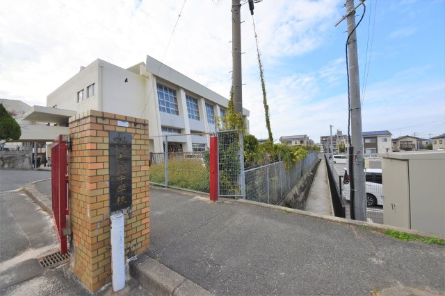 糟屋郡志免町南里3丁目第1-1棟（1号棟）の周辺|志免中学校