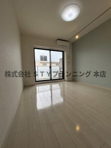 仲介手数料0円！エルスタンザ名駅西の居間・リビング