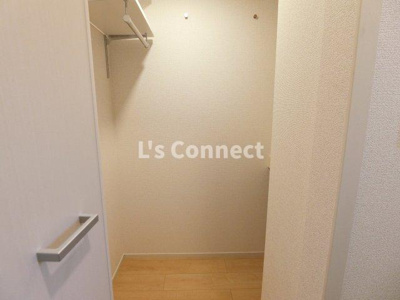 【その他】 | ベルサピーⅥ | 廊下にもクローゼット付き。