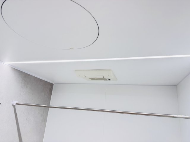 松戸市松飛台新築戸建【松飛台第二小学校:4分】の冷暖房・空調設備|雨の日も安心の浴室乾燥機つき