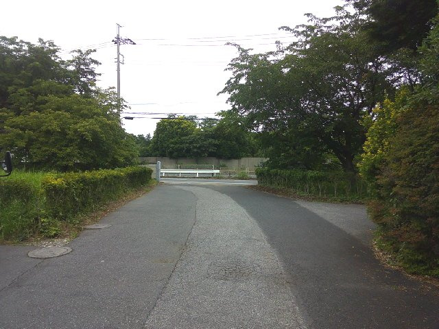 野田市柳沢の倉庫の駐車場