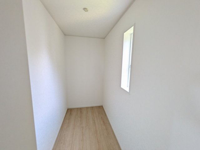 東海村村松　第4　新築戸建て　の収納|大容量のクローゼットを完備。衣類から季節家電までスッキリ片付き、空間を有効活用できます。