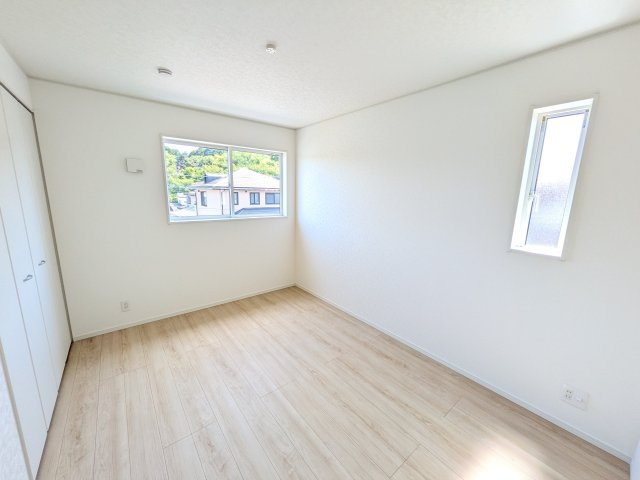 東海村村松　第4　新築戸建て　の洋室|陽当たりの良い明るい洋室です♪