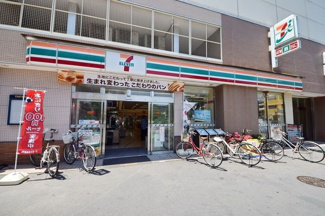 セブンイレブン狛江駅南店 554m