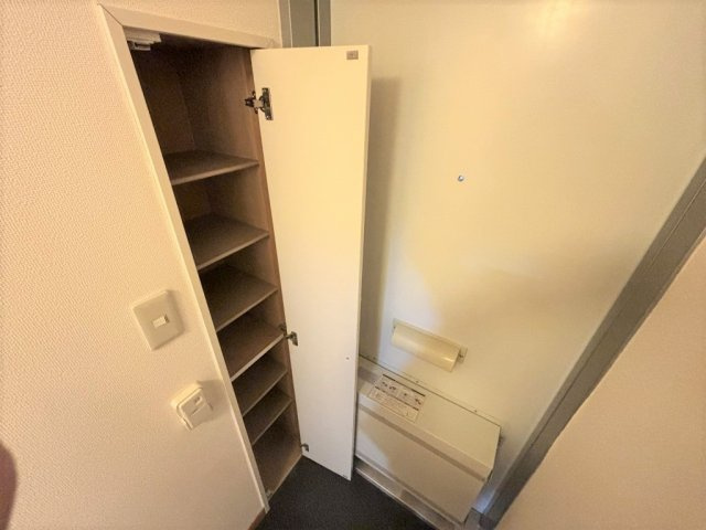 レオパレス昭和の玄関