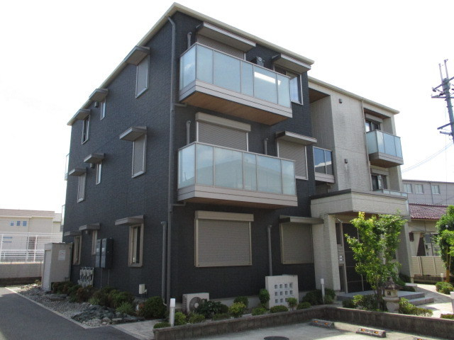 シャーメゾン二上