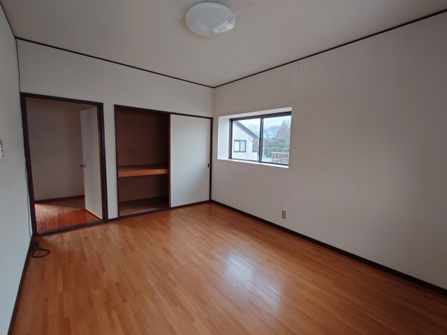 稲代貸家の洋室|2階